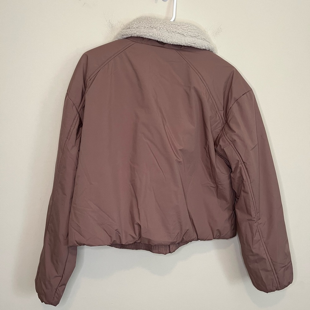 NWT All In Motion Mid-Weight Puffer Jacket Size L - Picture 11 of 12